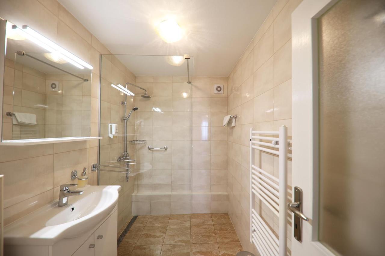 Double Room,1127442492:JPEG