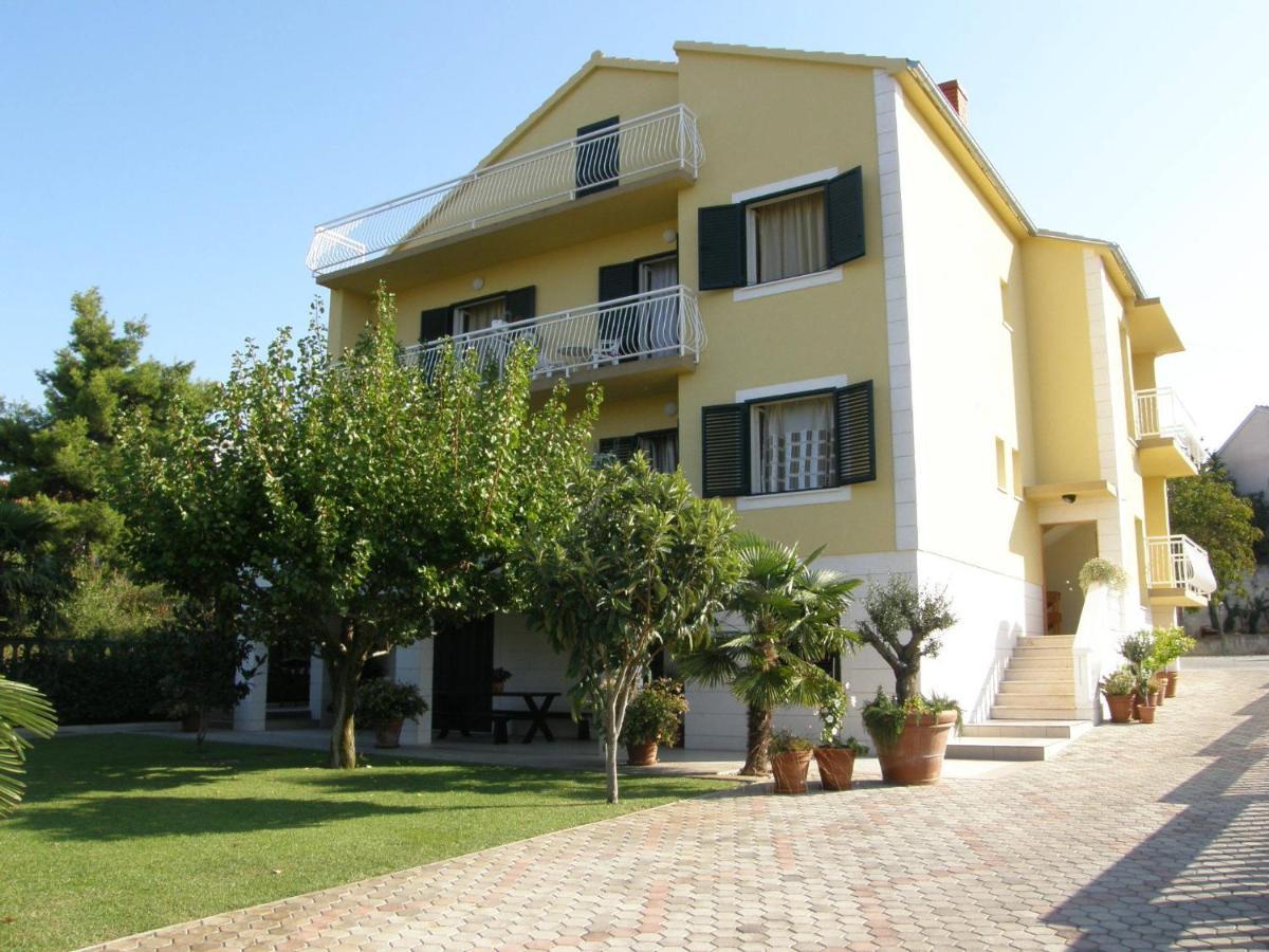 Luxus-Apartment mit 1 Schlafzimmer und Terrasse