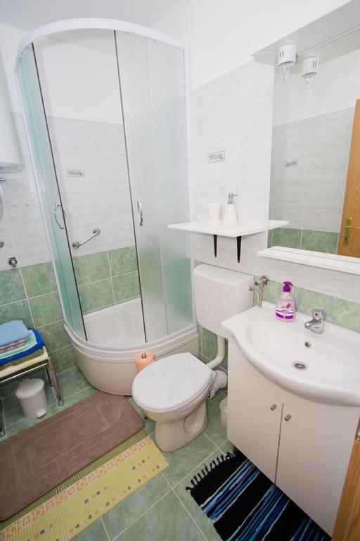 One-Bedroom Apartment with Balcony,135310593:JPEG