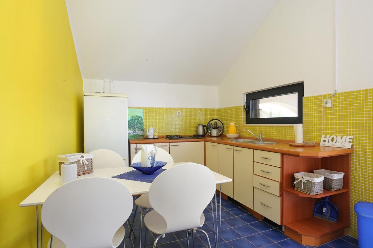 Two-Bedroom Apartment with Terrace and Sea View,1294454653:JPEG