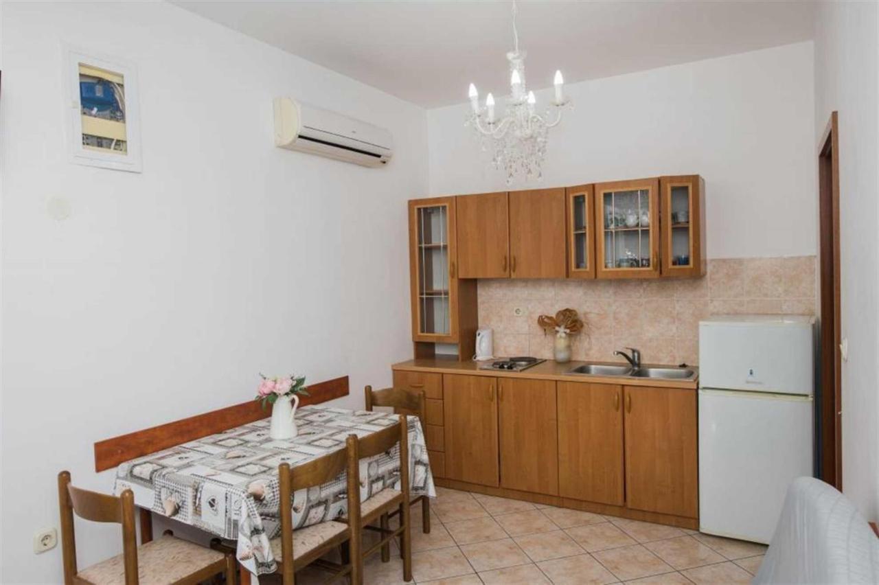 Two-Bedroom Apartment,1359285164:JPEG