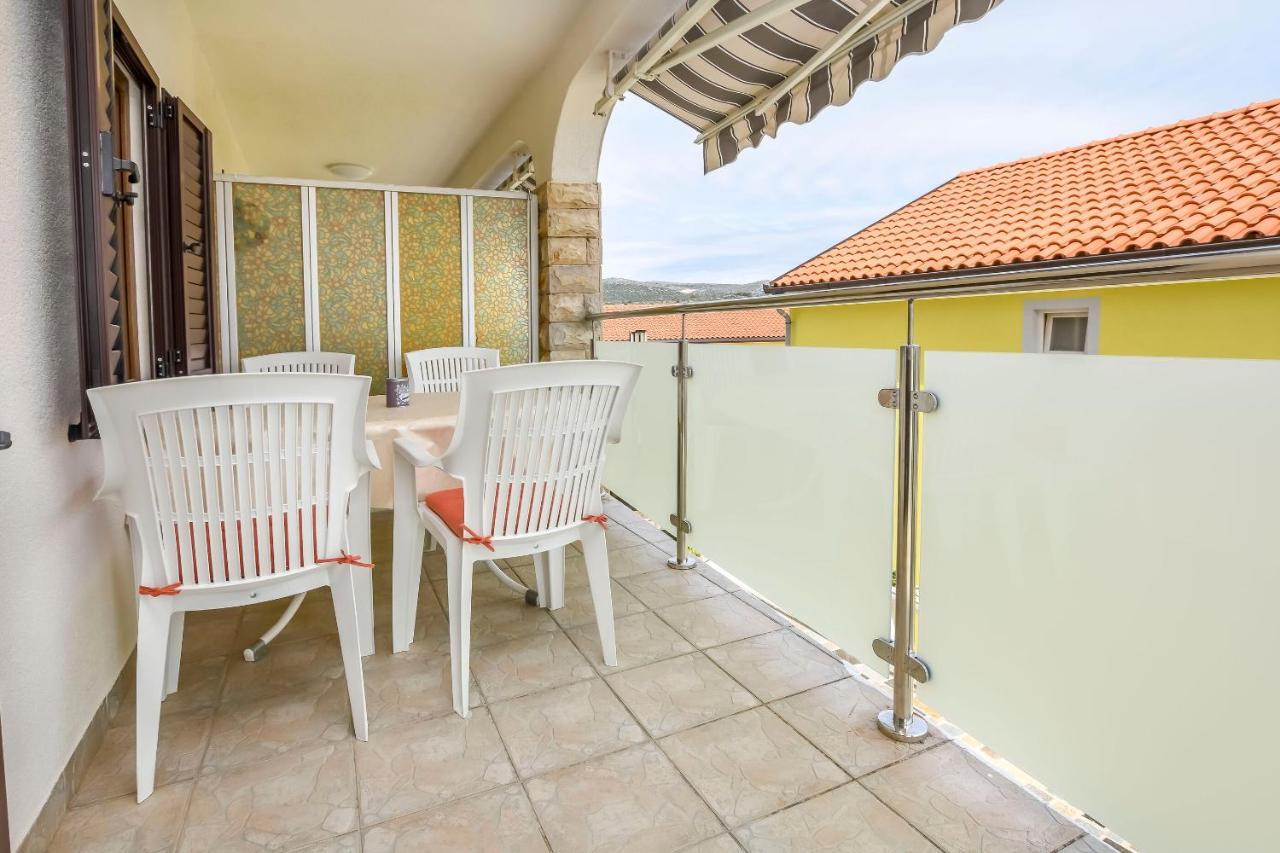 Apartment mit 2 Schlafzimmern - Beige