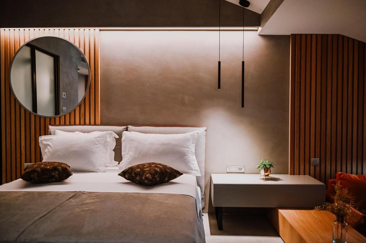 Double Room,1415317824:JPEG