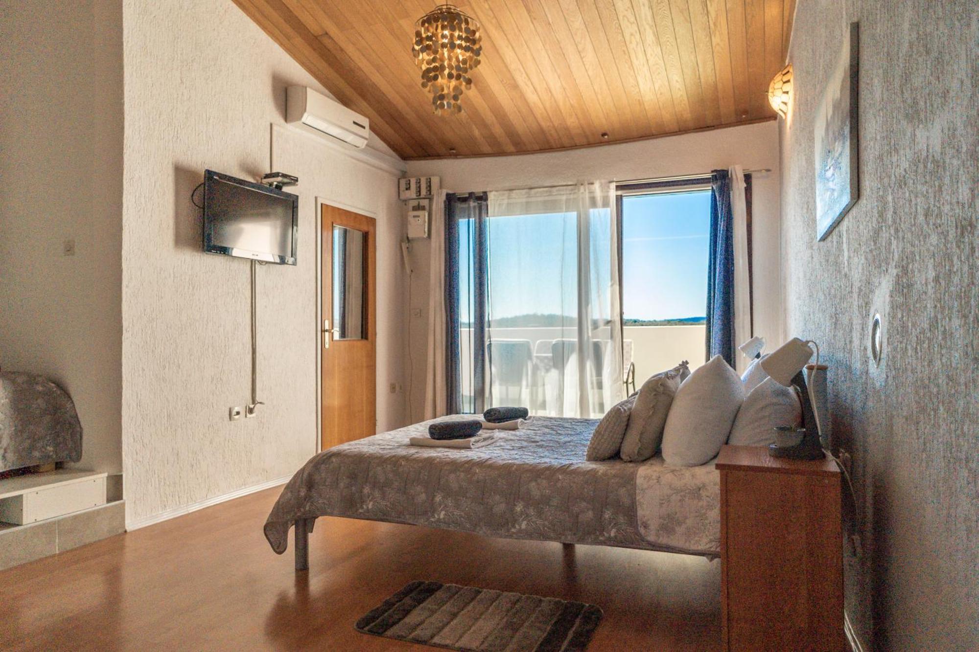 Double Room with Terrace and Sea View,1498955509:JPEG