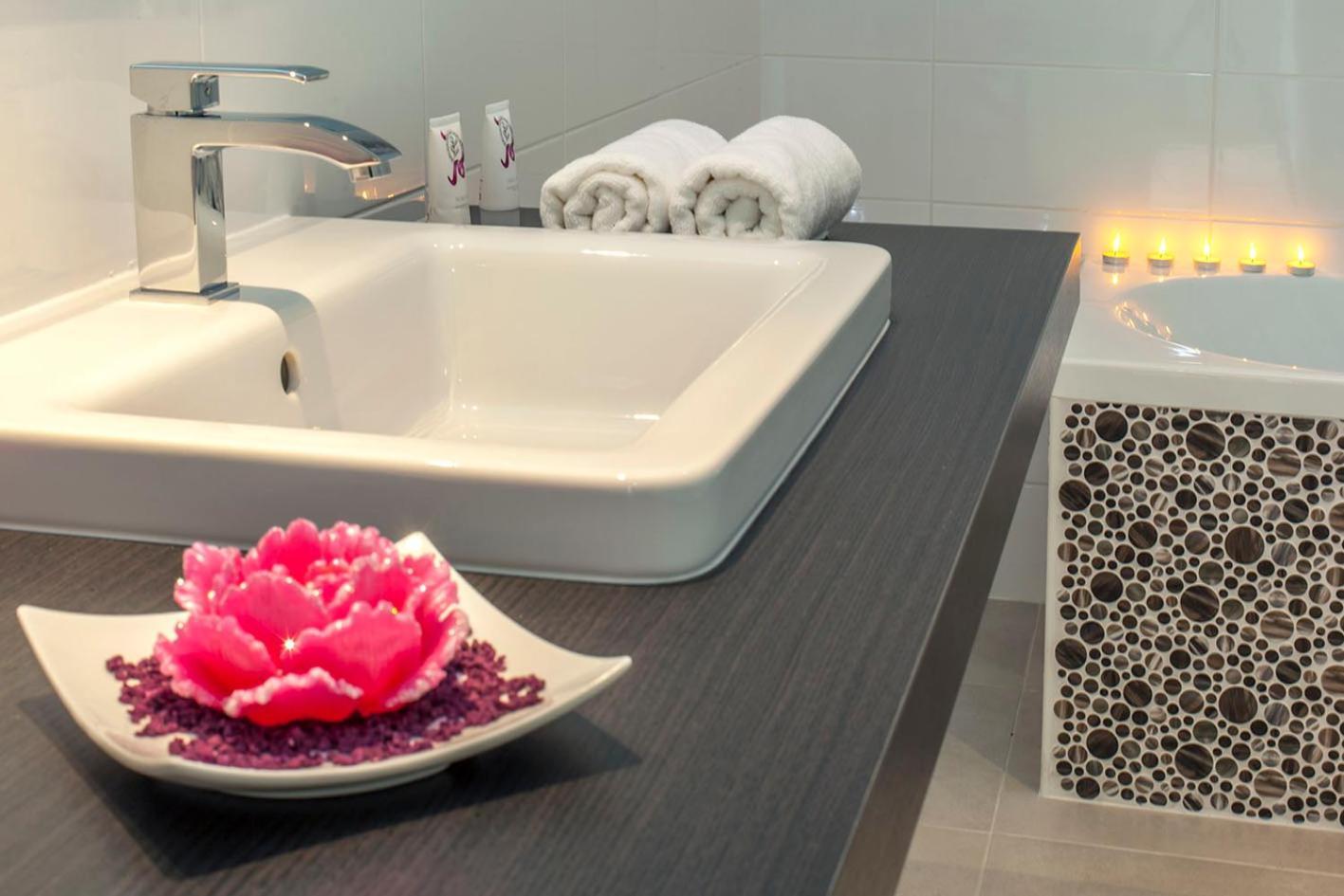 Luxury Suite with Side Sea View and Balcony