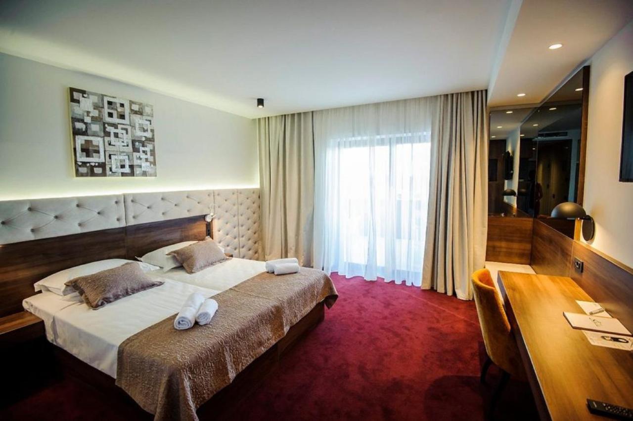Deluxe Double or Twin Room,750150272:JPEG