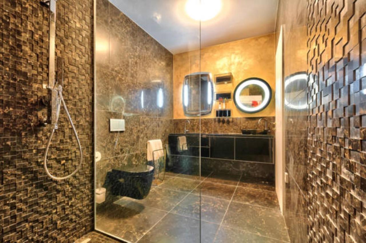 Deluxe Vierbettzimmer mit Balkon und Meerblick
