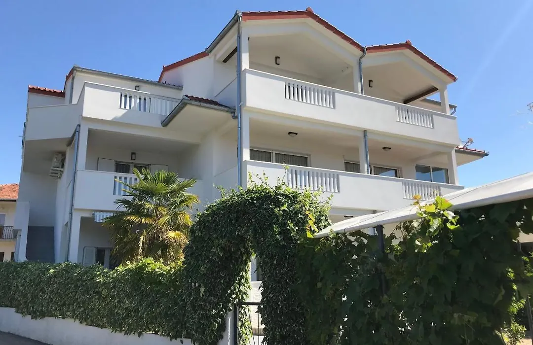 Apartments Bumbar-1