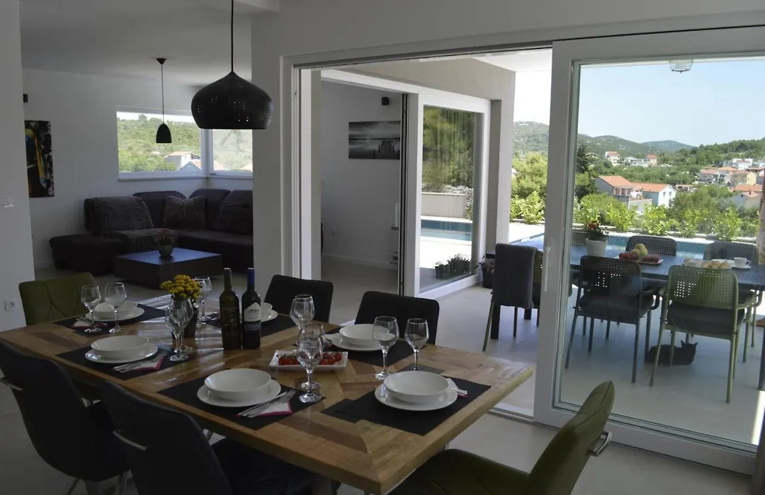 Villa M Tisno-1