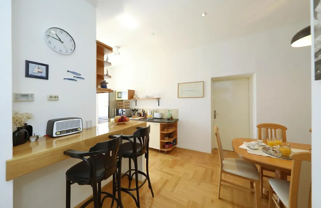 Lovely Rita'S Sibenik - Cosy Apartment In City Center-1