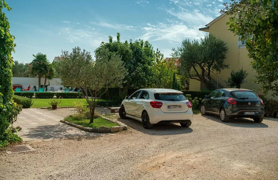 Apartments Vesna With Pool-1