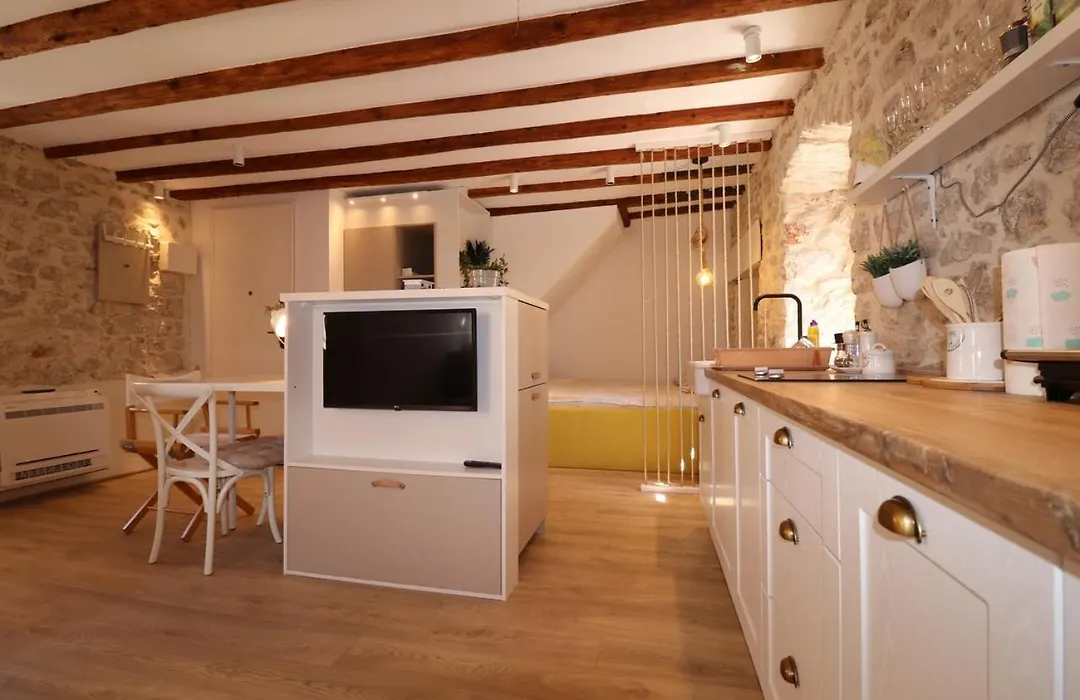 Old Sibenik Cozy Design Apartment-1