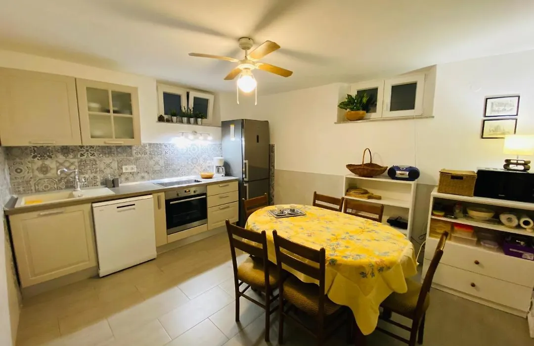 Retro House Tisno-1