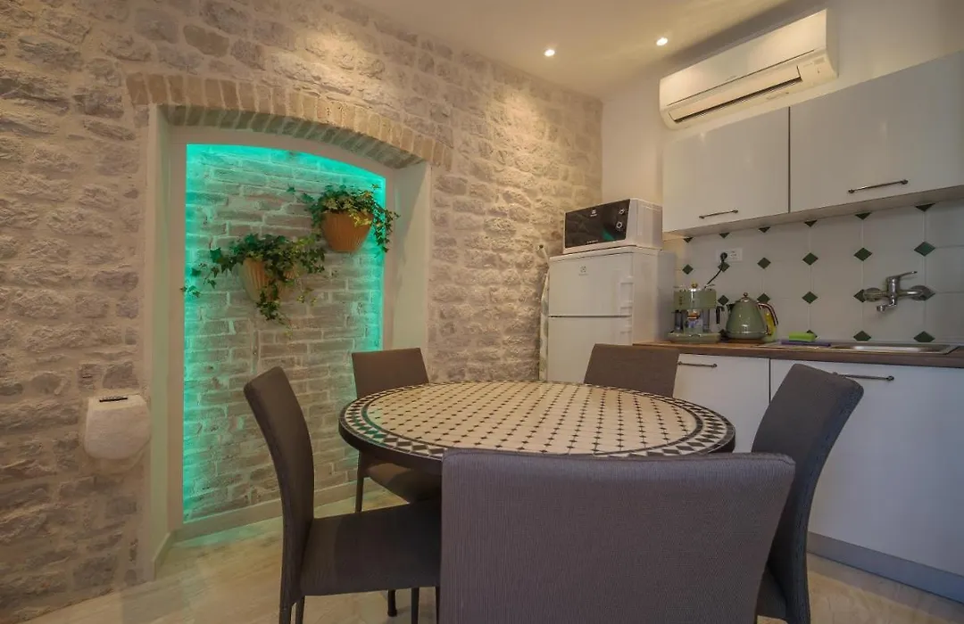 Olive Grove Of Sibenik - Apartment With Gallery-1