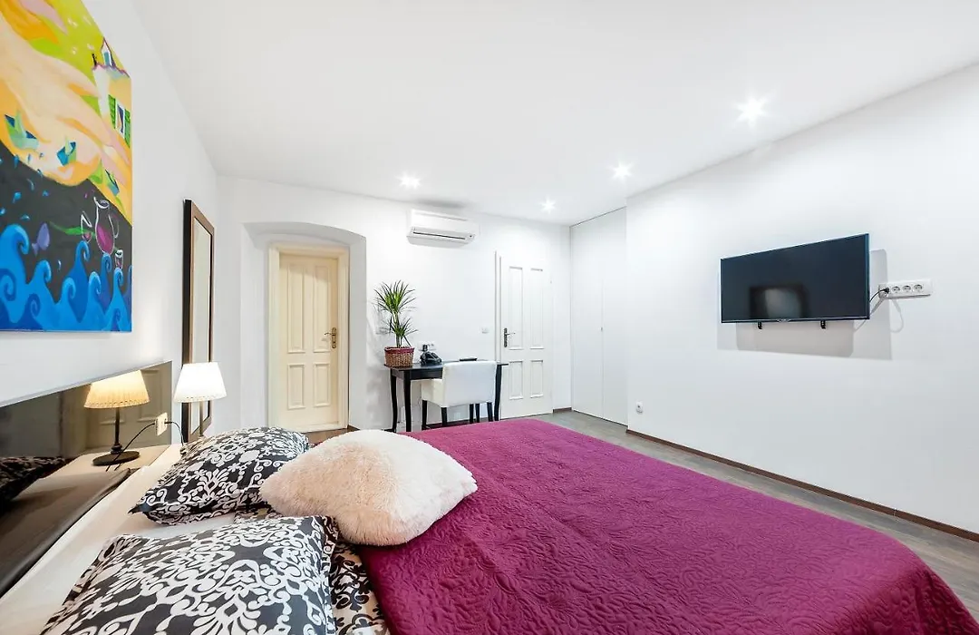 Aparment Lila-1