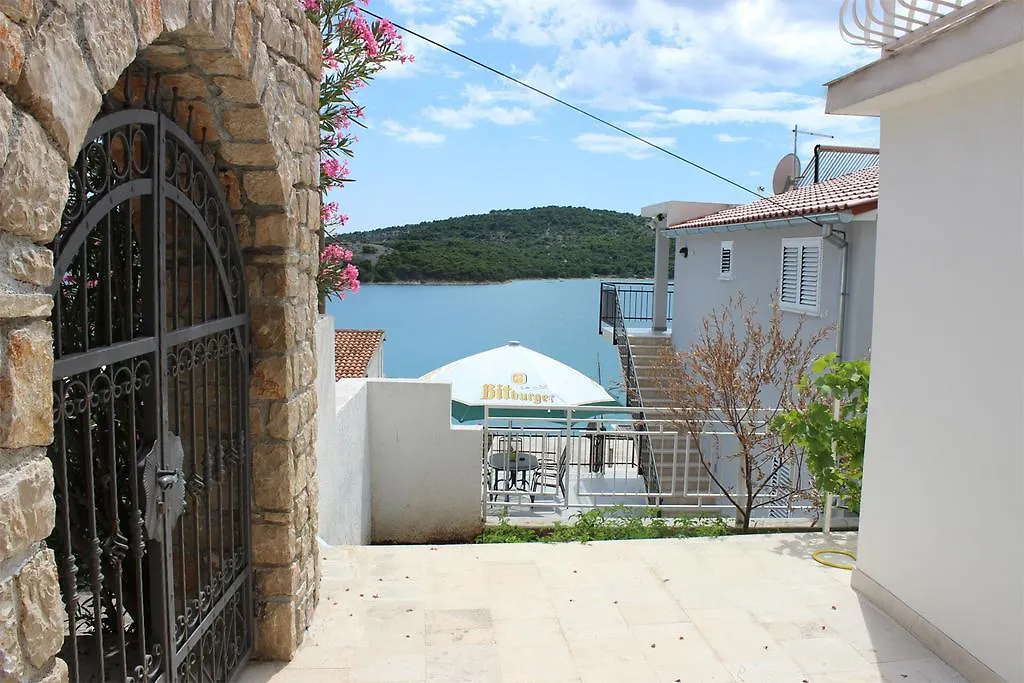 Tisno Hills-1