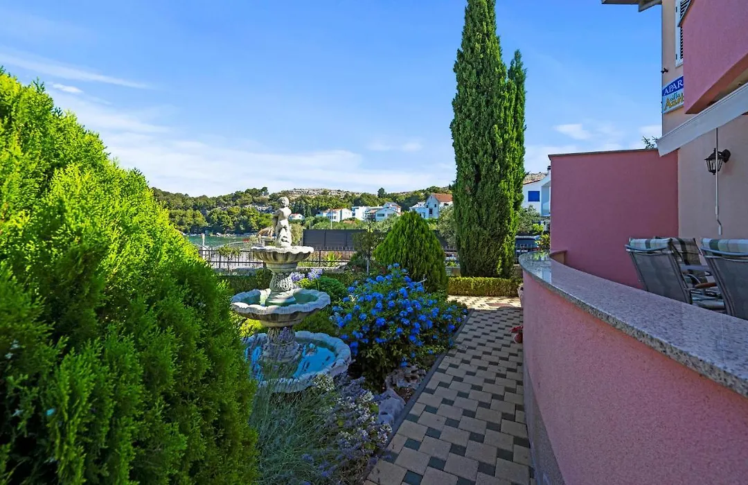 Nice Apartment In Sibenik With Wifi And 1 Bedrooms-1