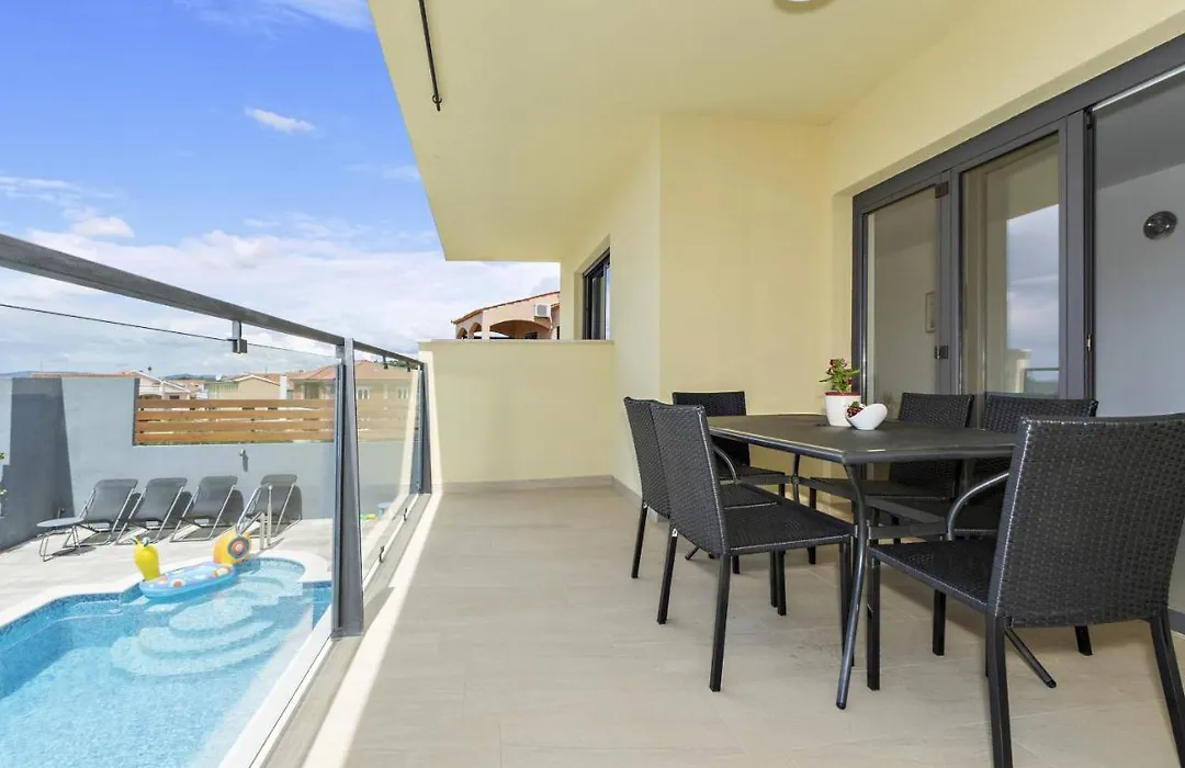 Poolincluded - Seaview - Apartment Roza-1