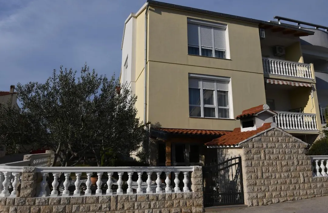 Apartman Lucy-1