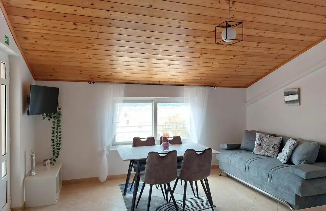 Apartmani Mare-1