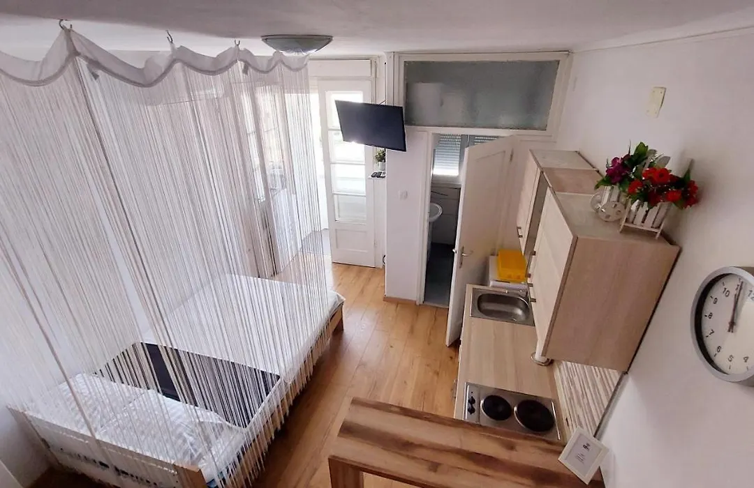 Studio Apartment 'Dream'-1
