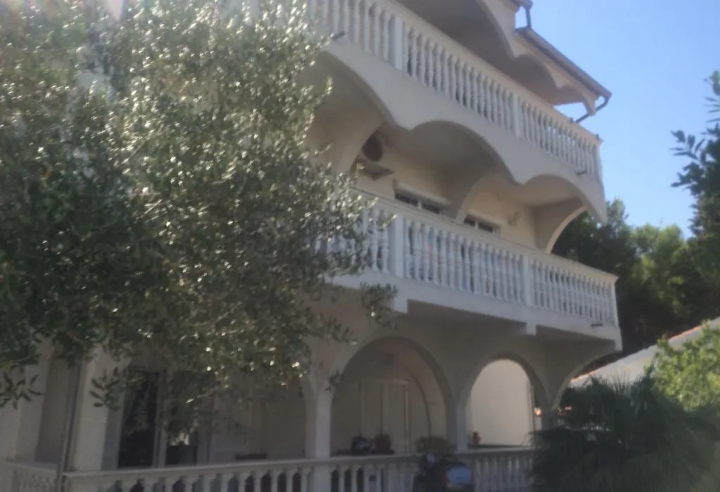 Amelia Apartment-1