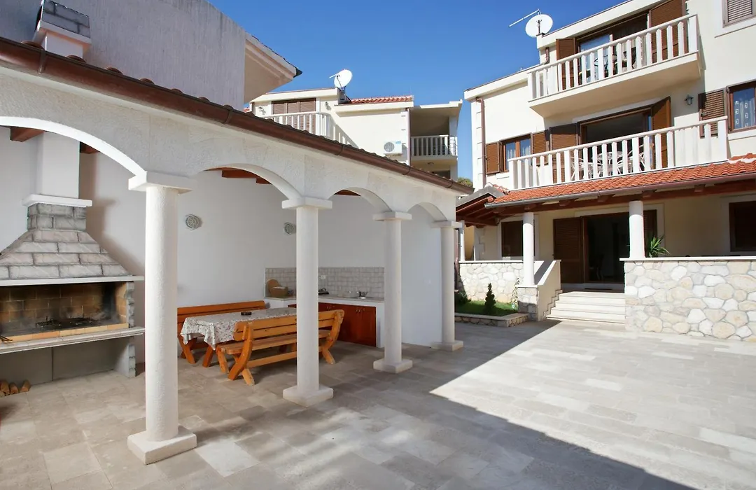 Apartments Tisno - Villa Mare-1