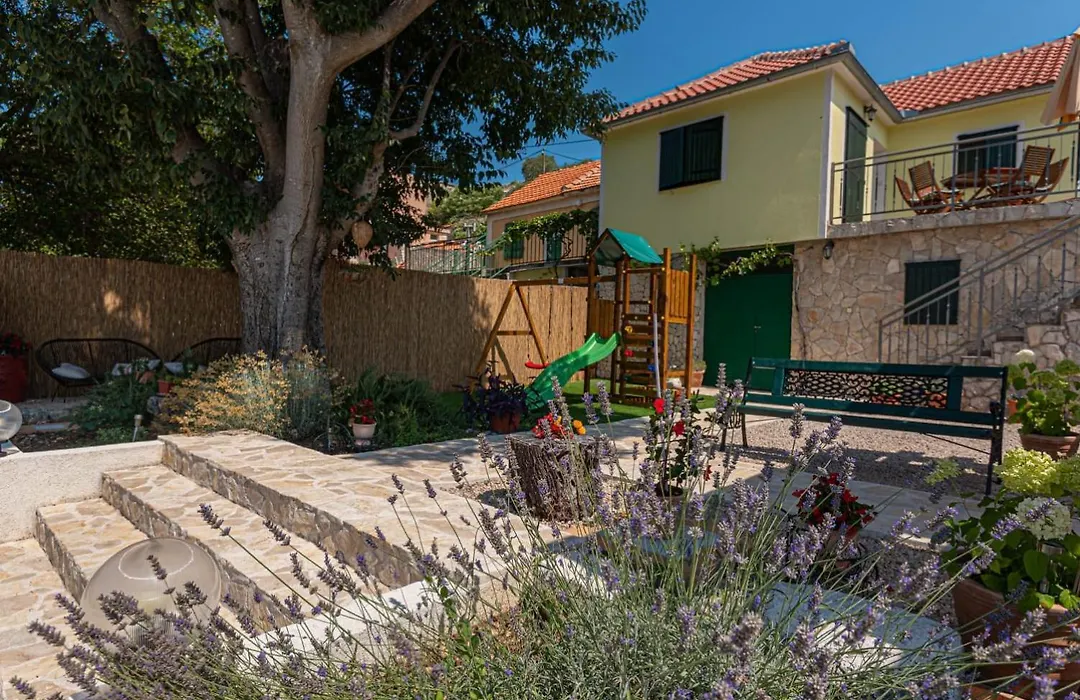 Villa Vuki-1