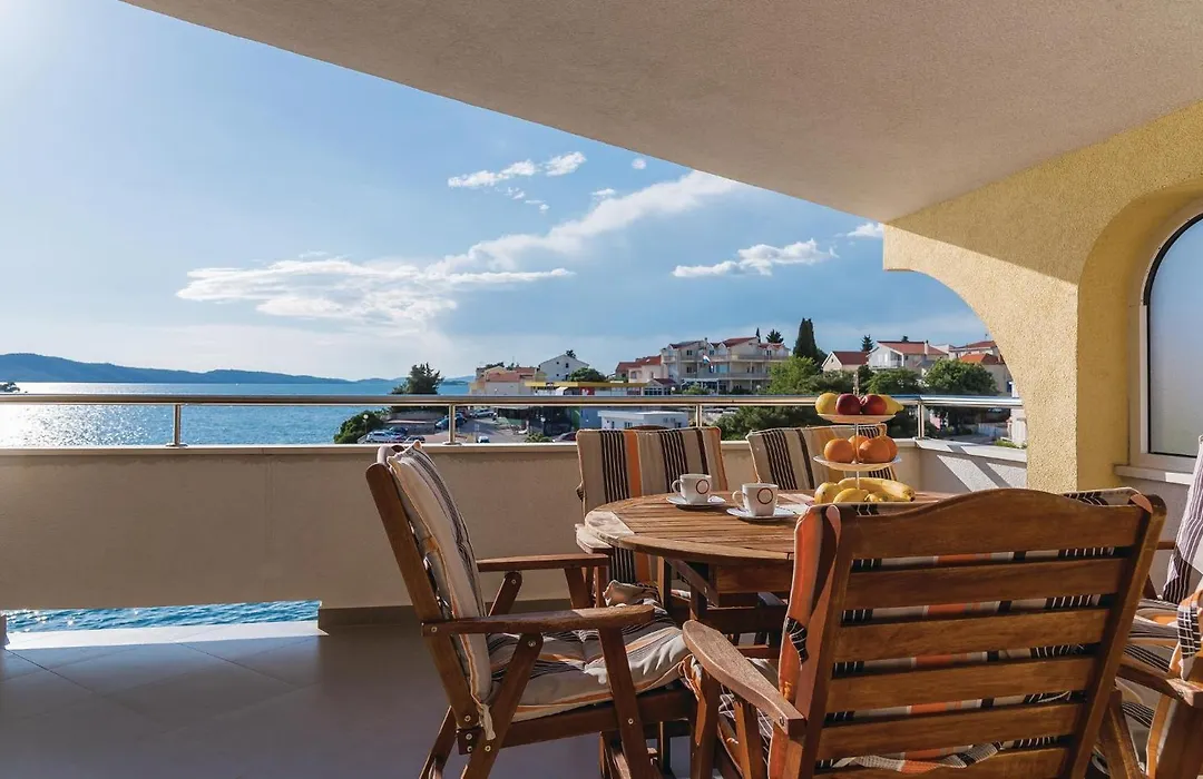 Three-Bedroom Holiday Home In Sibenik-1