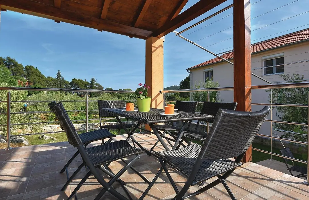 Three-Bedroom Holiday Home In Sibenik-1