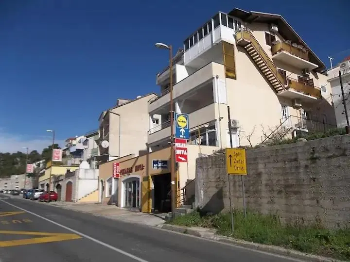 Apartments With Parking Spaces Sibenik - 19253-1