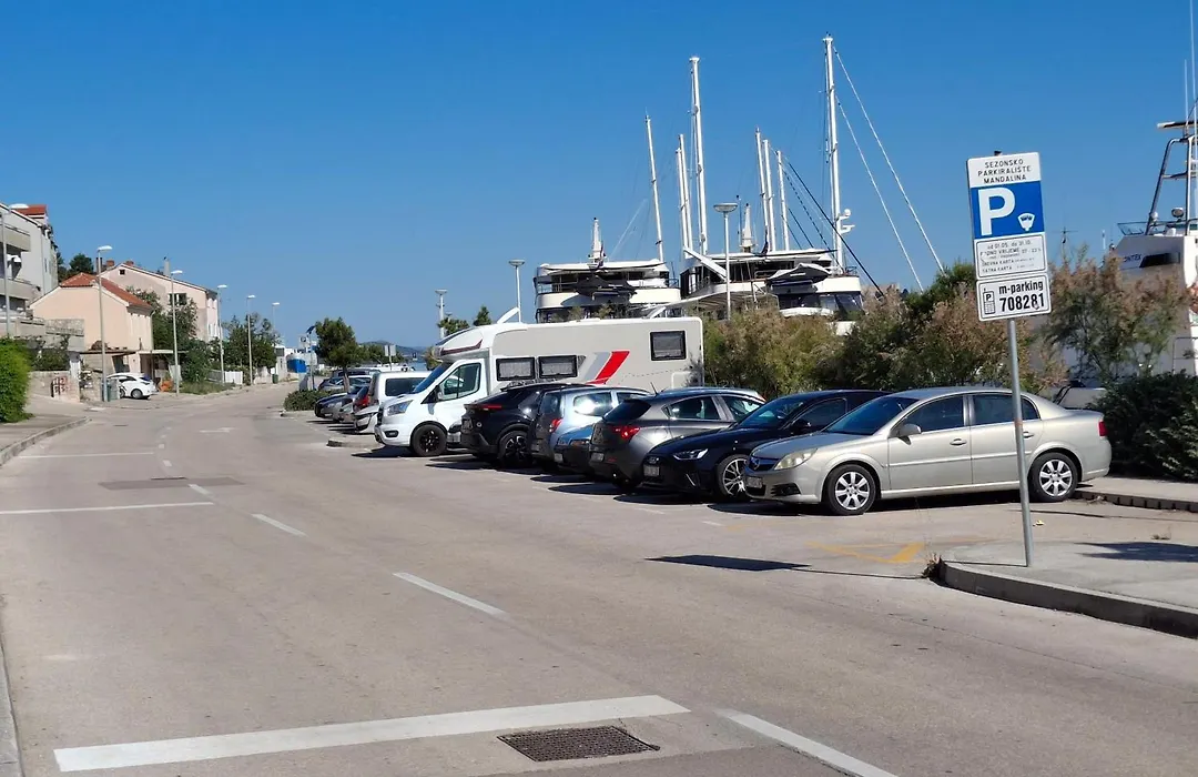Nautica-Free Parking-1