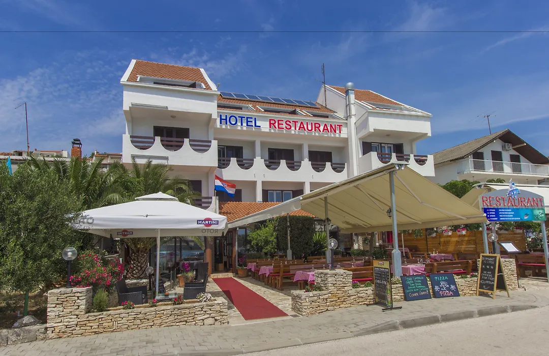 Hotel Plava Laguna-1