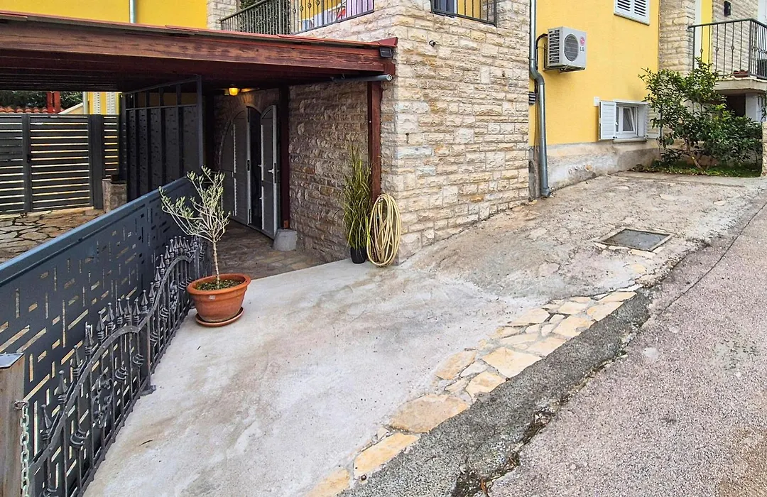 Pet Friendly Apartment In Zaboric With Wifi-1