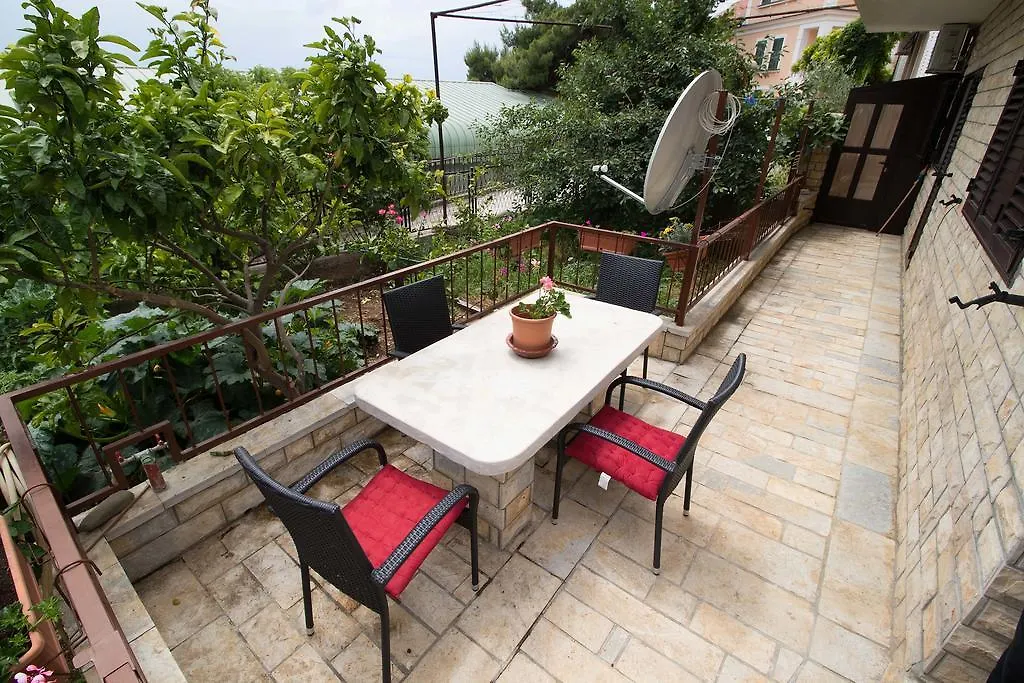 Apartment Peran-1