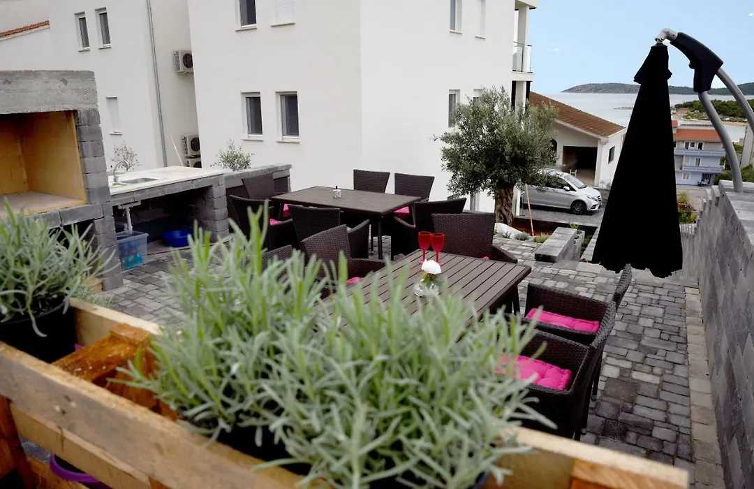 Villa M - Your Business & Holiday Apartment In Sibenik-1