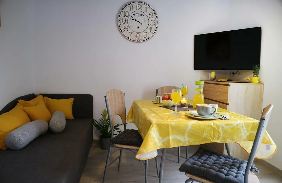 Apartman Vlasic - Vodice - Parking - Wi-Fi-Bike-1