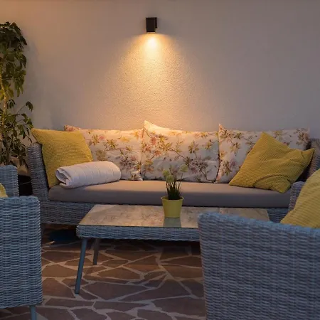 Apartmani Julija-3