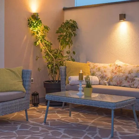 Apartmani Julija-2
