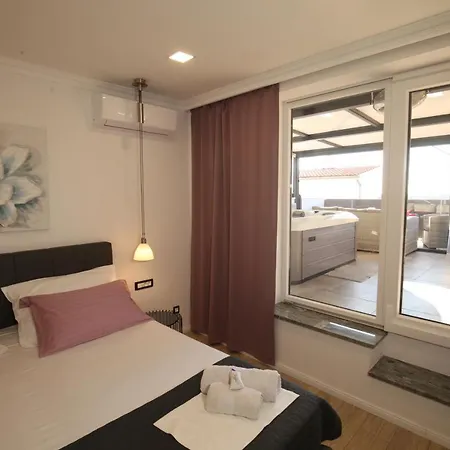 Luxurious Seaview Apartment-3