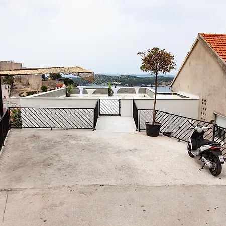 Andriana House-2