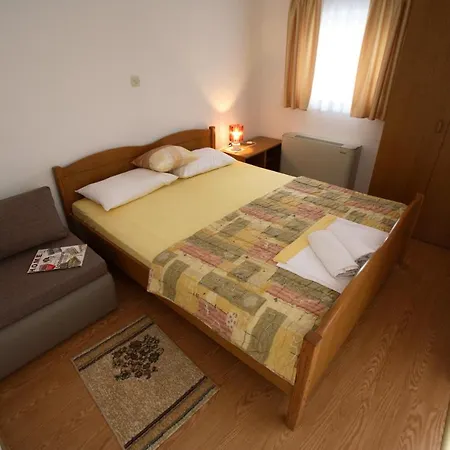 Studio Apartment 3, First Floor-2