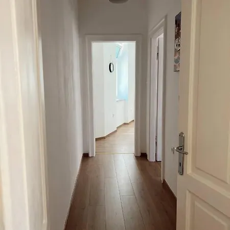 Amfora Apartment - Charming And Spacious-2