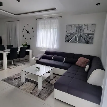 Holiday House Gavran-2