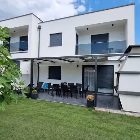 Holiday House Gavran-3