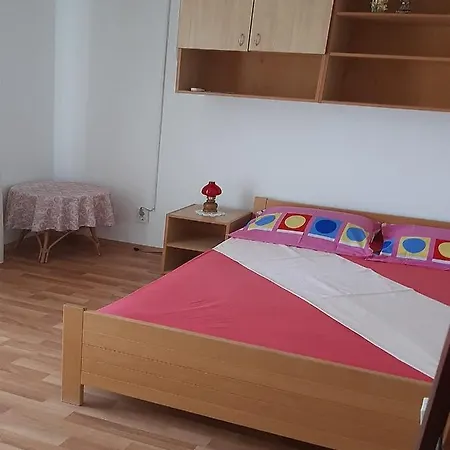 Apartment By The Beach-3