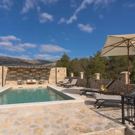 Villa Faraway-3