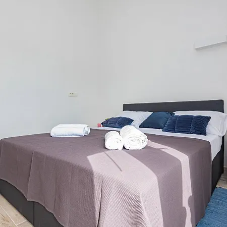 Awesome Apartment In Bilice With Wifi-2