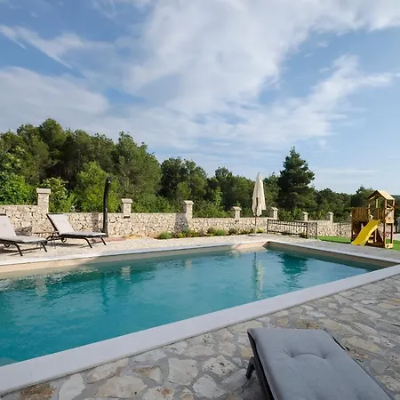Villa Faraway-2