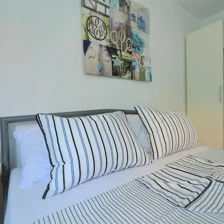 Apartment Vinea-Parking Included-3
